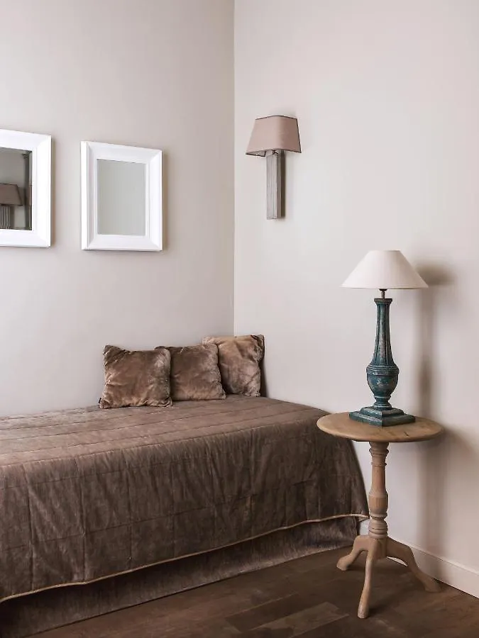 New Roblin Hotel