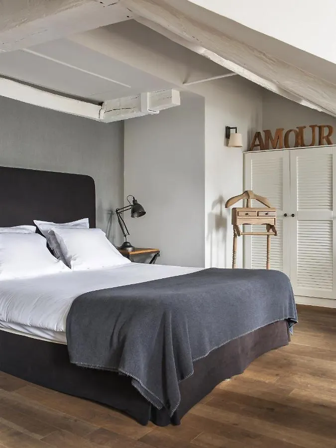 New Roblin Hotel 4*