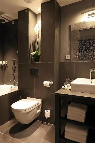 New Roblin Hotell
