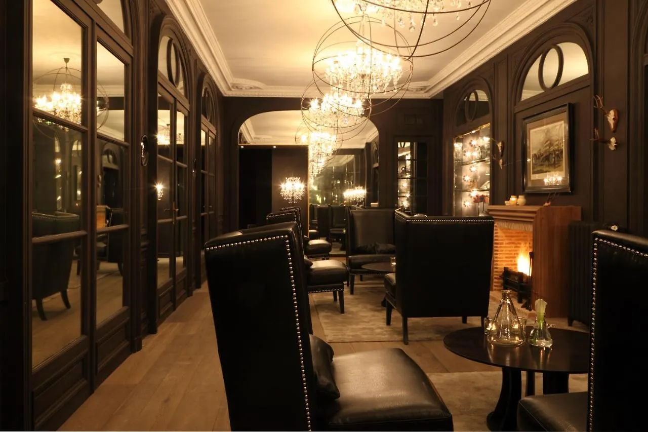 New Roblin 4* Paris