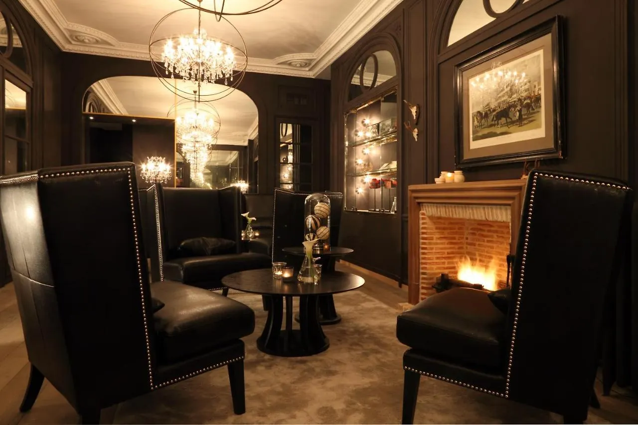 New Roblin Hotell 4*