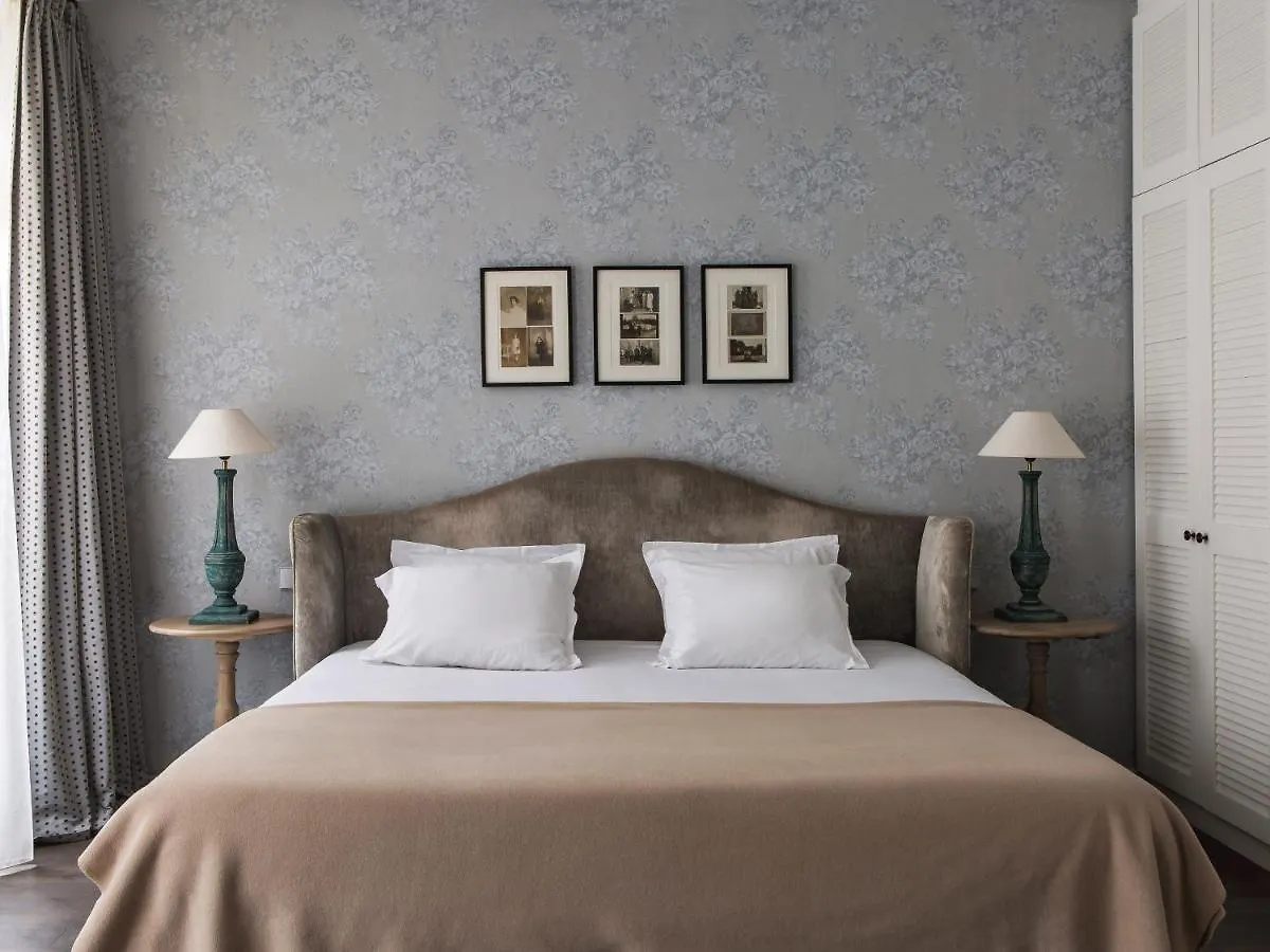 New Roblin Hotell 4*