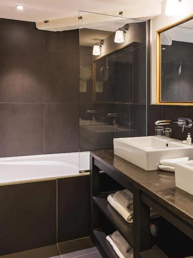 New Roblin 4* Paris